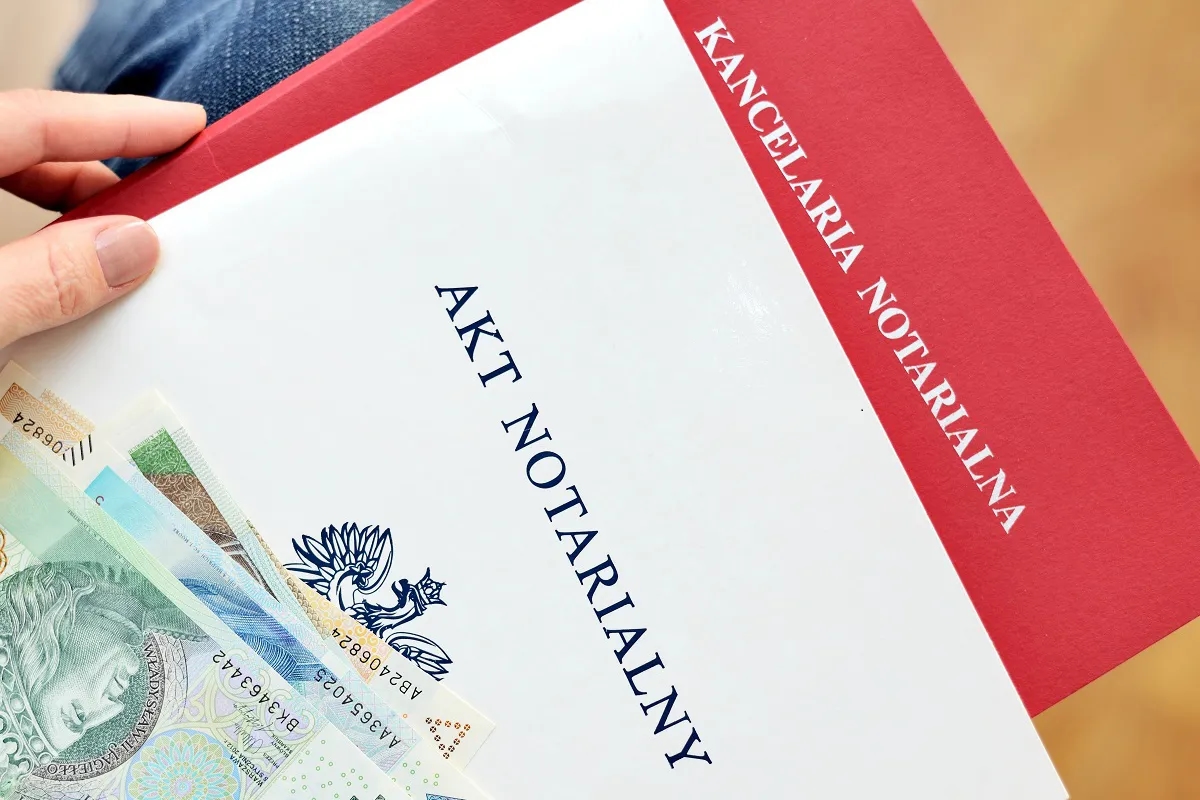 Kto płaci opłatę notarialną przy zakupie mieszkania? Sprawdź szczegóły
