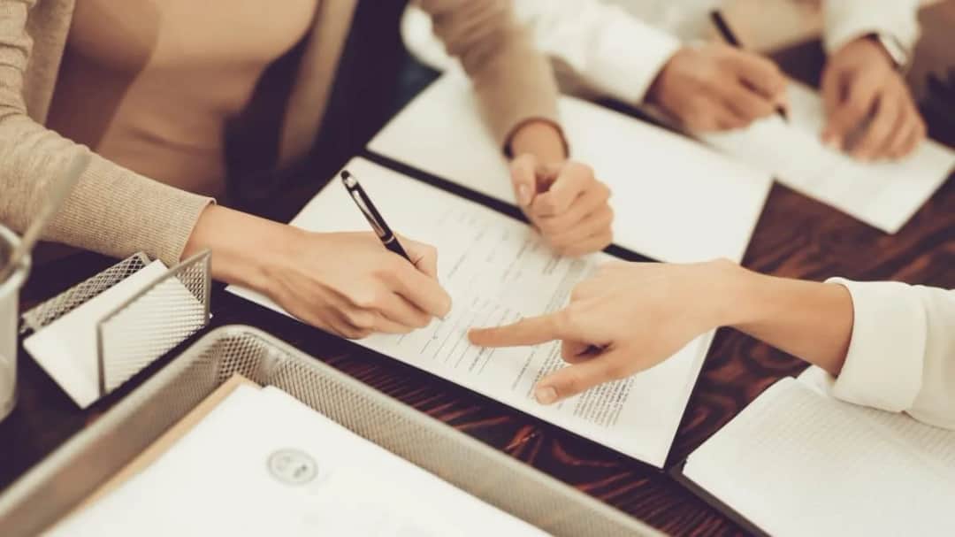 Gdzie znaleźć numer aktu notarialnego? Kluczowe informacje i wskazówki