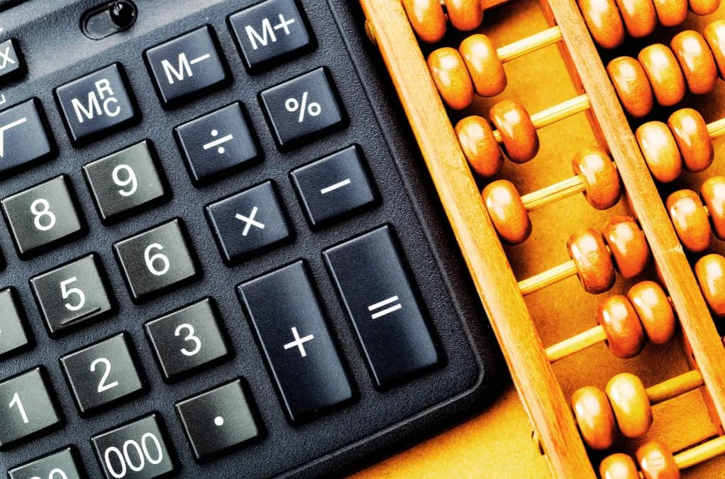 Jak obliczyć taksę notarialną i uniknąć nieprzyjemnych kosztów