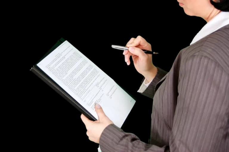 Jak znaleźć testament u notariusza i uniknąć problemów z dziedziczeniem