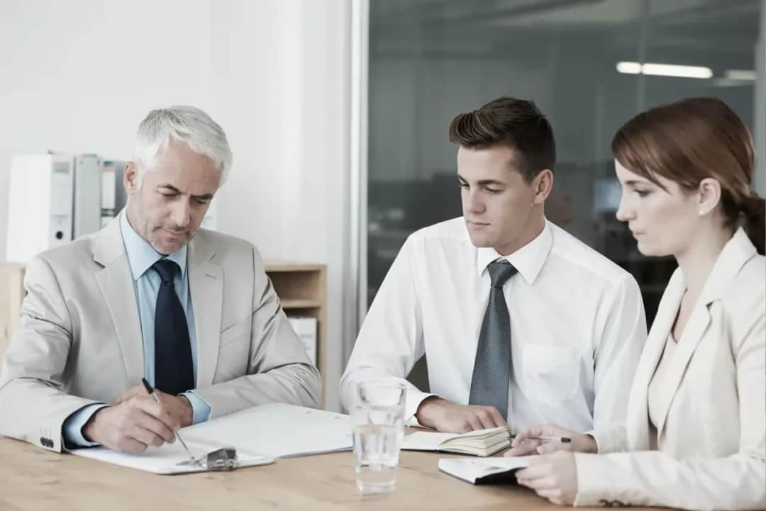 Jakie dokumenty są niezbędne do działu spadku u notariusza?